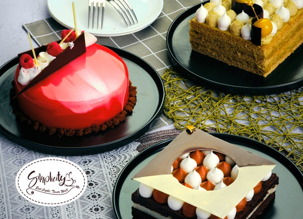 Savour a delectable cake from our exquisite pastry collections including freshly baked cupcakes, irresistible tarts and scrumptious cakes crafted by Simplicity Pastry Chefs. Shop now and find your new favorite!