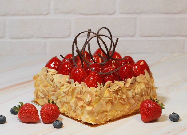 Enjoy a divine collection of delicious, freshly baked cakes and pastries made by our professional pastry chefs that satisfy your sweet tooth. Purchase our  exquisite cakes on eShop now!
